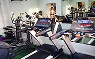 Фитнес клуб «5 элементов» — оборудование BRONZE GYM