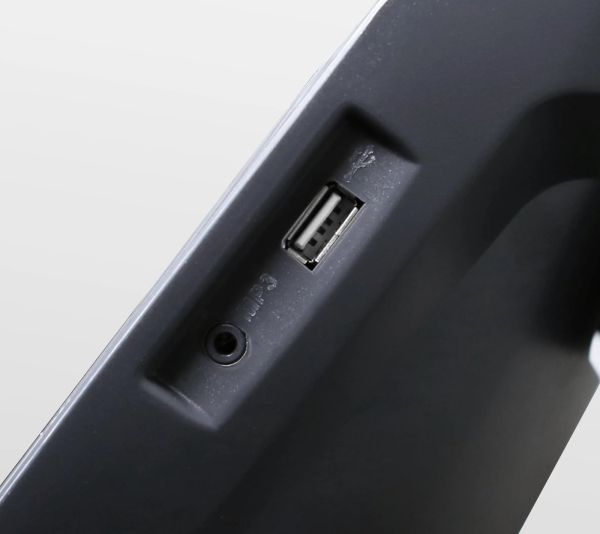 USB-выход для подзарядки мобильных устройств